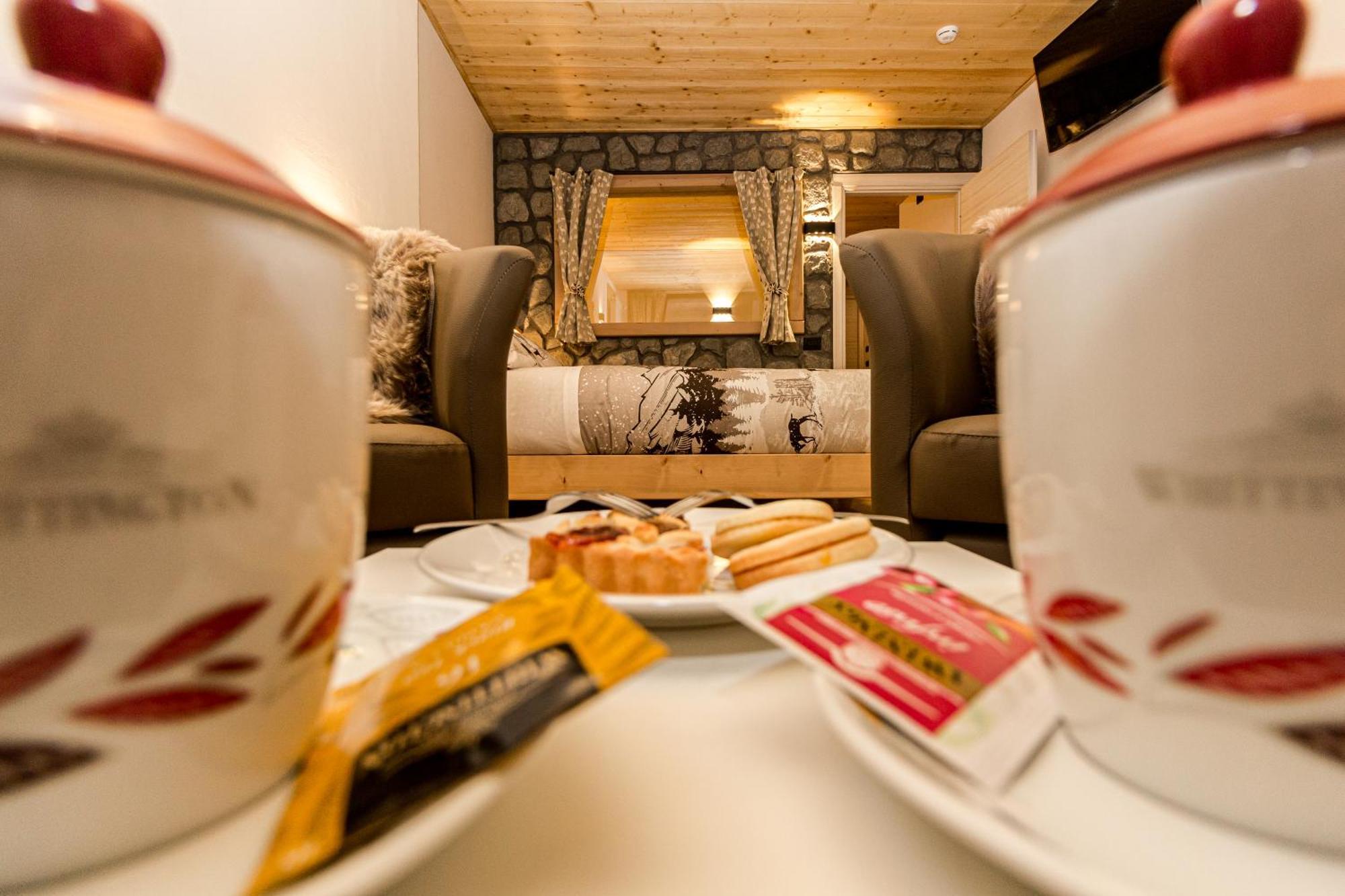 Hotel Al Foiron Клавиере Екстериор снимка