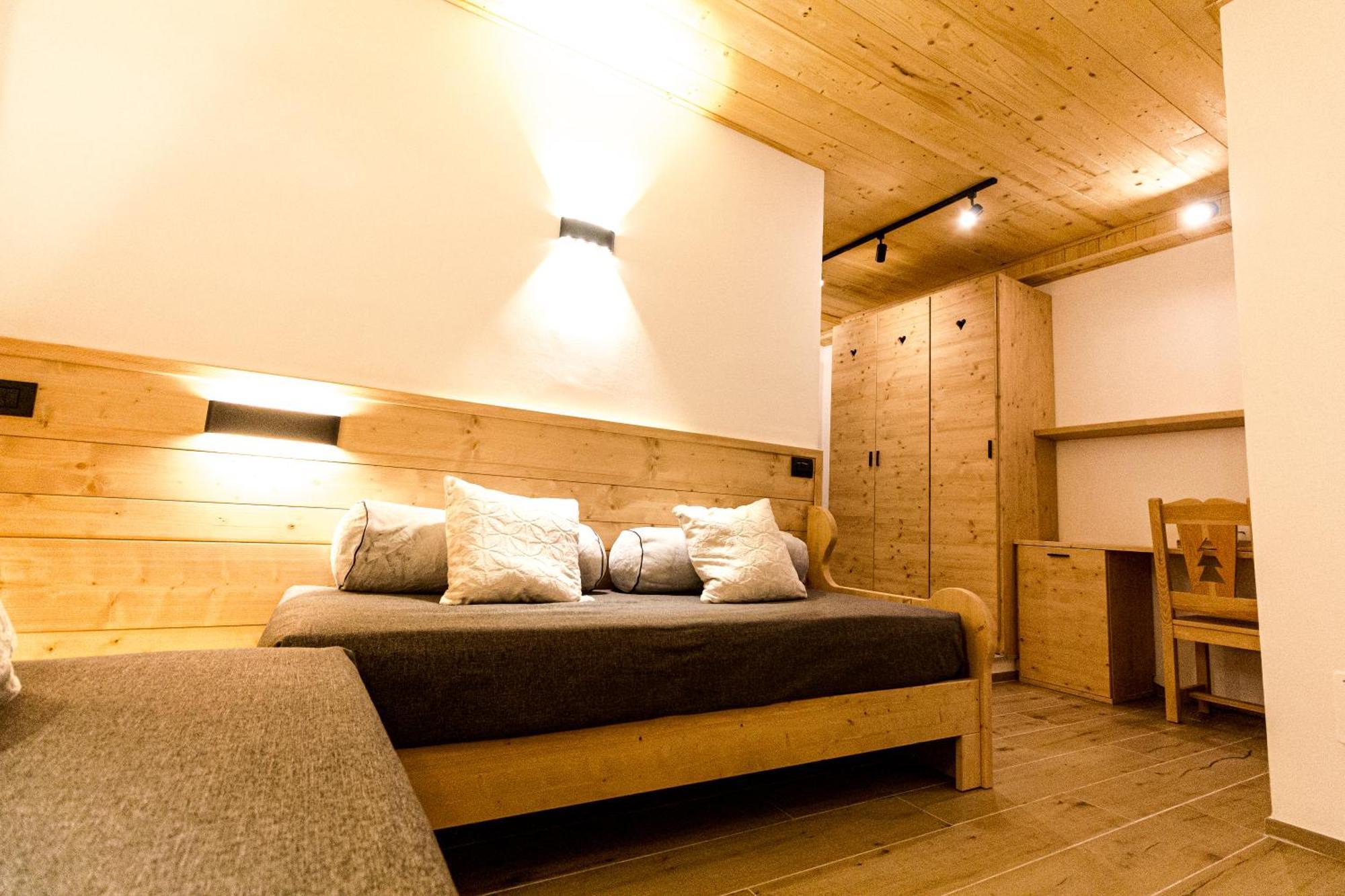 Hotel Al Foiron Клавиере Екстериор снимка